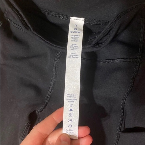 Lululemon high rise Speed Up crop 21” - Picture 4 of 10